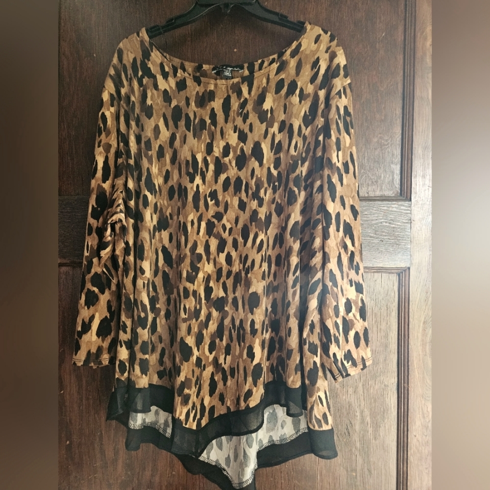 NWOT Premise Woman Leopard/Cheetah Print Top - Size 3X